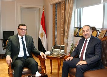 وزيرا الإسكان وقطاع الأعمال العام يبحثان تعزيز التعاون لتنمية بعض الأصول والأراضي التابعة لشركات قطاع الأعمال