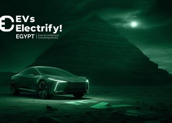 قمة مصر الدولية لوسائل التنقل الكهربائية تتيح تجربة سيارة تسلا وشاومي غداً