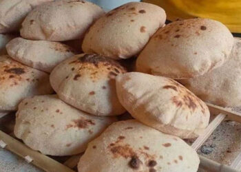 وزير التموين : عدم المساس بسعر رغيف الخبز البلدي المدعم بعد تحريك أسعار السولار.