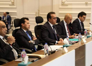 وزير الصحة يترأس مائدة مستديرة رفيعة المستوى حول «التنمية البشرية والسكان في مصر»