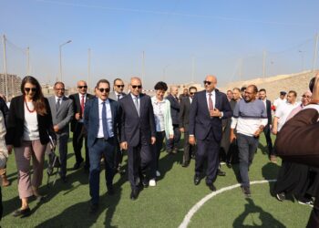 باسل رحمي: تنفيذ برنامج الإرتقاء الحضري في عزبة خيرالله والزاوية الحمراء بالقاهرة