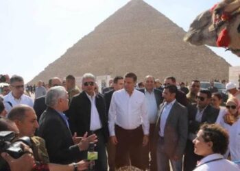 وزيرا السياحة والزراعة يطلقان البرنامج الوطني لرعاية وحماية الخيول والإبل بالمناطق الأثرية