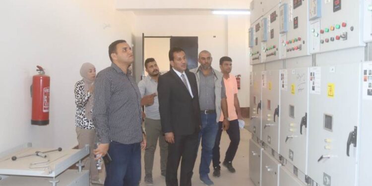 وزير الإسكان: إطلاق التيار الكهربائي بـ5 موزعات جديدة تخدم 710 أفدنة بالمنطقة الصناعية