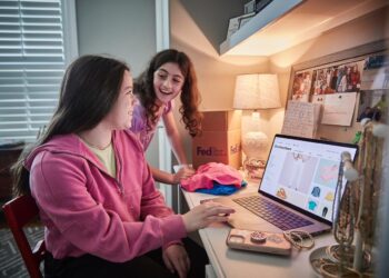 وزير العمل يلتقي وفدًا من الإتحاد المصري لمقاولي التشييد والبناء