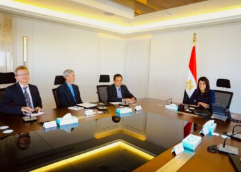 المشاط تستقبل وفد البنك الآسيوي للاستثمار في البنية التحتية (AIIB)