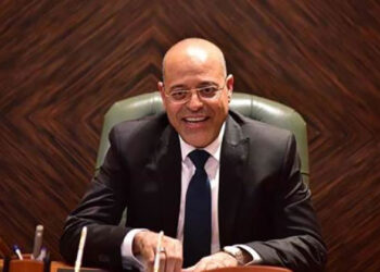 وزير العمل يوجه مكتب التمثيل العمالي بالأردن بتكثيف التواصل مع العمالة المصرية وتوعيتها بحقوقها وواجباتها