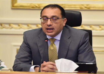 رئيس الوزراء يتابع موقف تطوير أرض مطار إمبابة