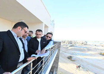 وزير الإسكان يختتم جولته بإقليم الساحل الشمالى الغربى.. ويتفقد مشروعات مدينة العلمين الجديدة
