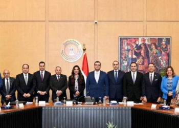 وزراء الإسكان والتنمية والشئون النيابية يبحثون مقترحات تنفيذ مشروعات سكنية لأهالي بورسعيد