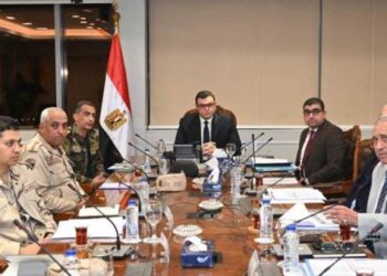 وزير الإسكان يترأس اجتماع اللجنة العليا للتعويضات المشكلة بقرار رئيس مجلس الوزراء