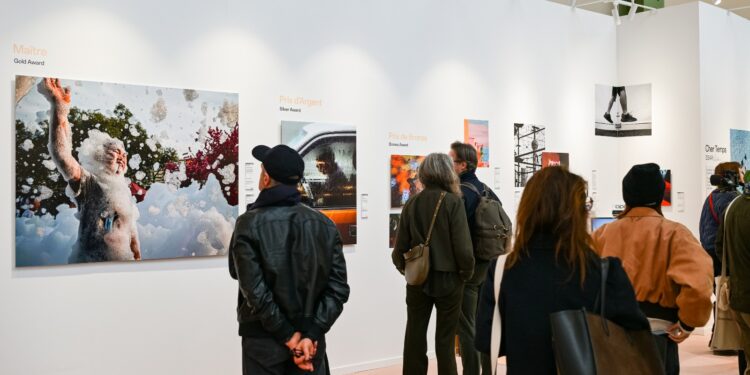 OPPO تحتفي بالمواهب العالمية في التصوير الفوتوغرافي بمعرض باريس للصور 2024