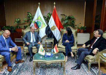 تنفيذًا لتوجيهات السيسي.. المشاط: تسليم أحد مقرات الوزارة بوسط القاهرة مقرًا لاتحاد الصحفيين العرب