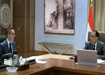 رئيس الوزراء يناقش مع وزير الاستثمار عددا من ملفات العمل