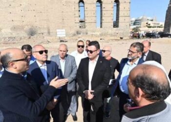 وزير الإسكان ومحافظ القاهرة يتفقدان موقف تنفيذ مشروع تطوير “منطقة سور مجري العيون” بمحافظة القاهرة