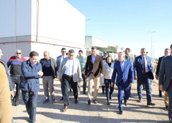 وزيرا الزراعة في مصر والأردن ومحافظ البحيرة يتفقدون إحدى محطات ومزارع تصدير الموالح بالنوبارية