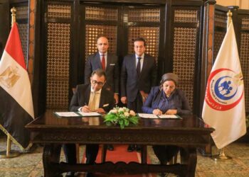 الصحة وجامعة عين شمس توقعان بروتوكول تعاون لتحسين خدمات طب الأسنان وتدريب الكوادر الطبية