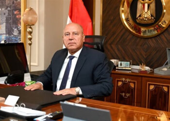 وزير الصناعة يلتقى المستثمرين بمحافظة الشرقية لحل مشاكلهم.. اليوم