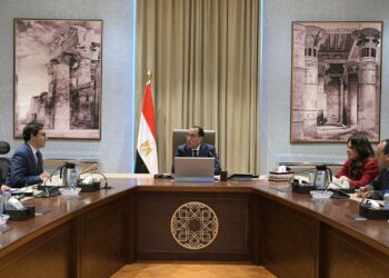 رئيس الوزراء يُتابع مع وزير الثقافة استراتيجية عمل الوزارة وأهم الأنشطة والفعاليات المُنفذة