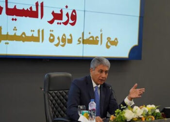 وزير السياحة والآثار يلتقي بالمُلحقين العسكريين المرشحين للعمل بالخارج