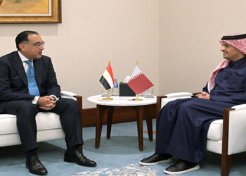 رئيس الوزراء يلتقي نظيره القطري