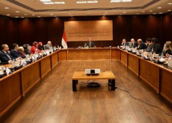 وزير السياحة والآثار يلتقي بعمداء كليات السياحة والفنادق على مستوى الجمهورية