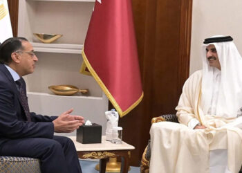 أمير دولة قطر يستقبل رئيس الوزراء