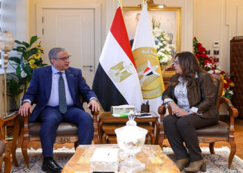 وزيرة التنمية تتابع مع محافظ الفيوم جهود تنفيذ المبادرة الرئاسية “بداية”