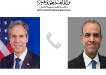 اتصال هاتفي بين وزير الخارجية والهجرة ونظيره الأمريكي