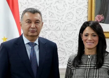 رئيس وزراء طاجيكستان يستقبل وزيرة التخطيط