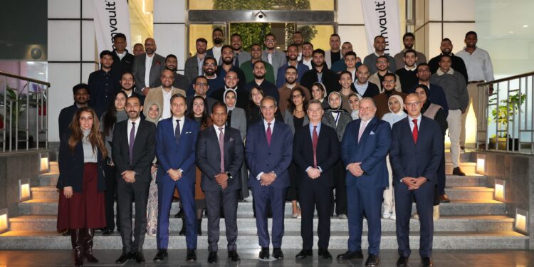 وزير الاتصالات يفتتح مركز تميز كومفولت العالمية بالقاهرة