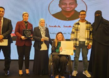 مؤسسة العربي تكرم الطلاب المتفوقين من ذوى الإعاقة والأبطال البارلمبين