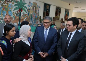 وزير الثقافة ومحافظ الجيزة يفتتحان “قصر الإبداع الفني” بـ 6 أكتوبر