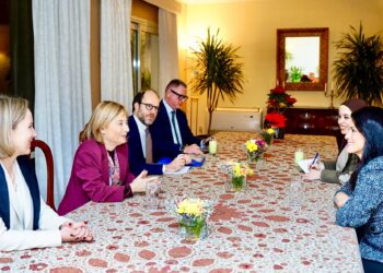 وزيرة التخطيط تلتقي نائب رئيس بنك الاستثمار الأوروبي خلال زيارتها لمصر