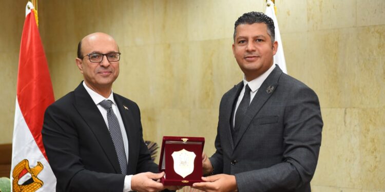 شراكة بين جامعة أسيوط وقومي الإنسان لتعزيز ثقافة حقوق الإنسان في الصعيد