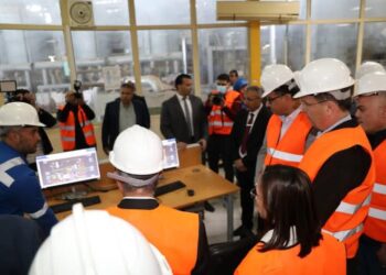 وزيرا الزراعة في مصر والأردن ومحافظ البحيرة يتفقدون مصنع النوبارية للسكر