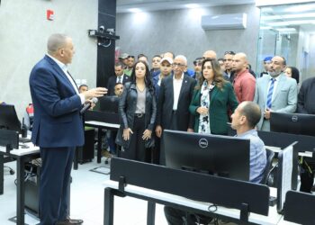وزيرة التنمية تتفقد مركز السيطرة للشبكة الوطنية للطوارئ والسلامة العامة بشمال سيناء