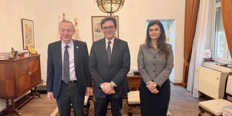 الهوية التراثية ودعم الأنشطة الفنية في لقاء وزير الثقافة وجمعية رجال أعمال إسكندرية