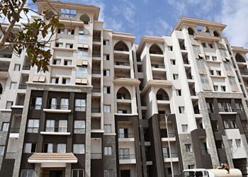 وزير الإسكان يتابع موقف عددٍ من المشروعات التى تنفذها شركة المقاولون العرب بعدد من المدن الجديدة