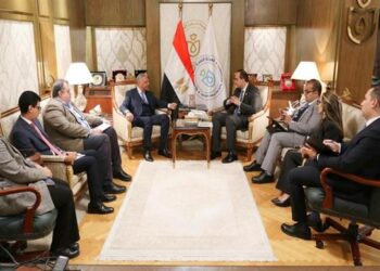 رئيس هيئة الرعاية يلتقي برئيس الاتحاد المصري للتأمين لبحث إدماج خدمات التأمين الطبي الخاص