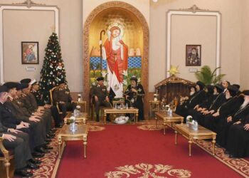 وزير الدفاع يهنئ البابا تواضروس الثانى بمناسبة عيد الميلاد المجيد