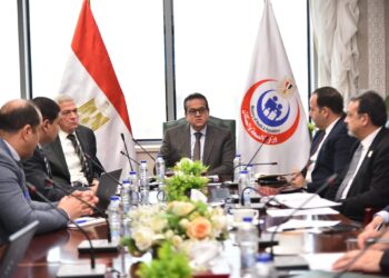 وزير الصحة يجتمع مع رئيس هيئة الشراء الموحد لمناقشة التعاون ونتائج خطط العمل لتأمين الاحتياجات الطبية