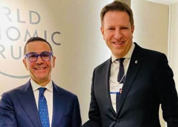 وزير الاستثمار يلتقى السير مارك فلاسيك أستاذ القانون والسياسة العامة بجامعة جورج تاون