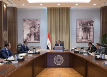 رئيس الوزراء يتابع إجراءات طرح الشركات التابعة للقوات المسلحة