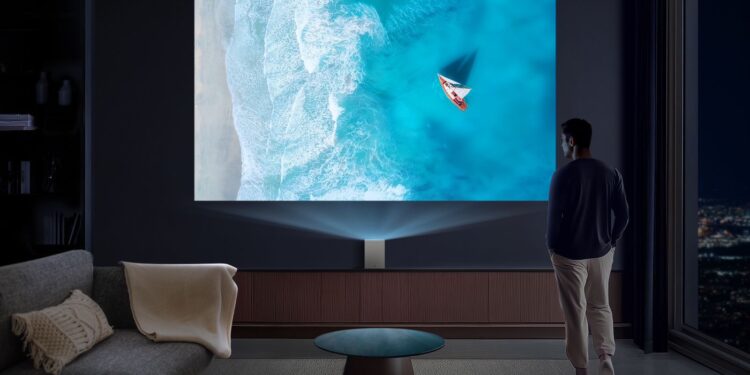 إل جي تكشف عن جهاز عرض متعدد الاستخدامات 3 في 1 في CES 2025