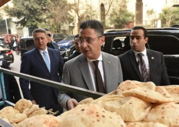وزير التموين في جولة ميدانية مفاجئة بالجيزة للاطمئنان على توافر الخبز والسلع الأساسية