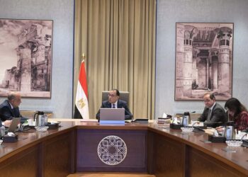 رئيس الوزراء يتابع جهود تأمين إمدادات الطاقة اللازمة لاستدامة تشغيل المحطات الكهربائية