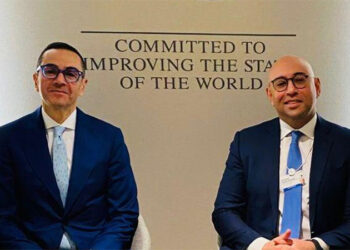 وزير الاستثمار يلتقى الرئيس التنفيذي لمجموعة ماجد الفطيم الإماراتية