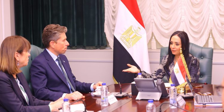 وزيرة التضامن تلتقي وكيل الأمين العام للأمم المتحدة ومنسق الإغاثة الطارئة