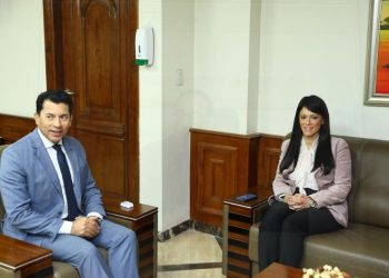 وزيرا التخطيط والشباب والرياضة يناقشان آخر تطورات الاستراتيجية الوطنية للشباب والرياضة
