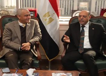 وزير العمل يلتقي الرئيس التنفيذي لمجموعة العربي لتفعيل التعاون في الملفات المشتركة